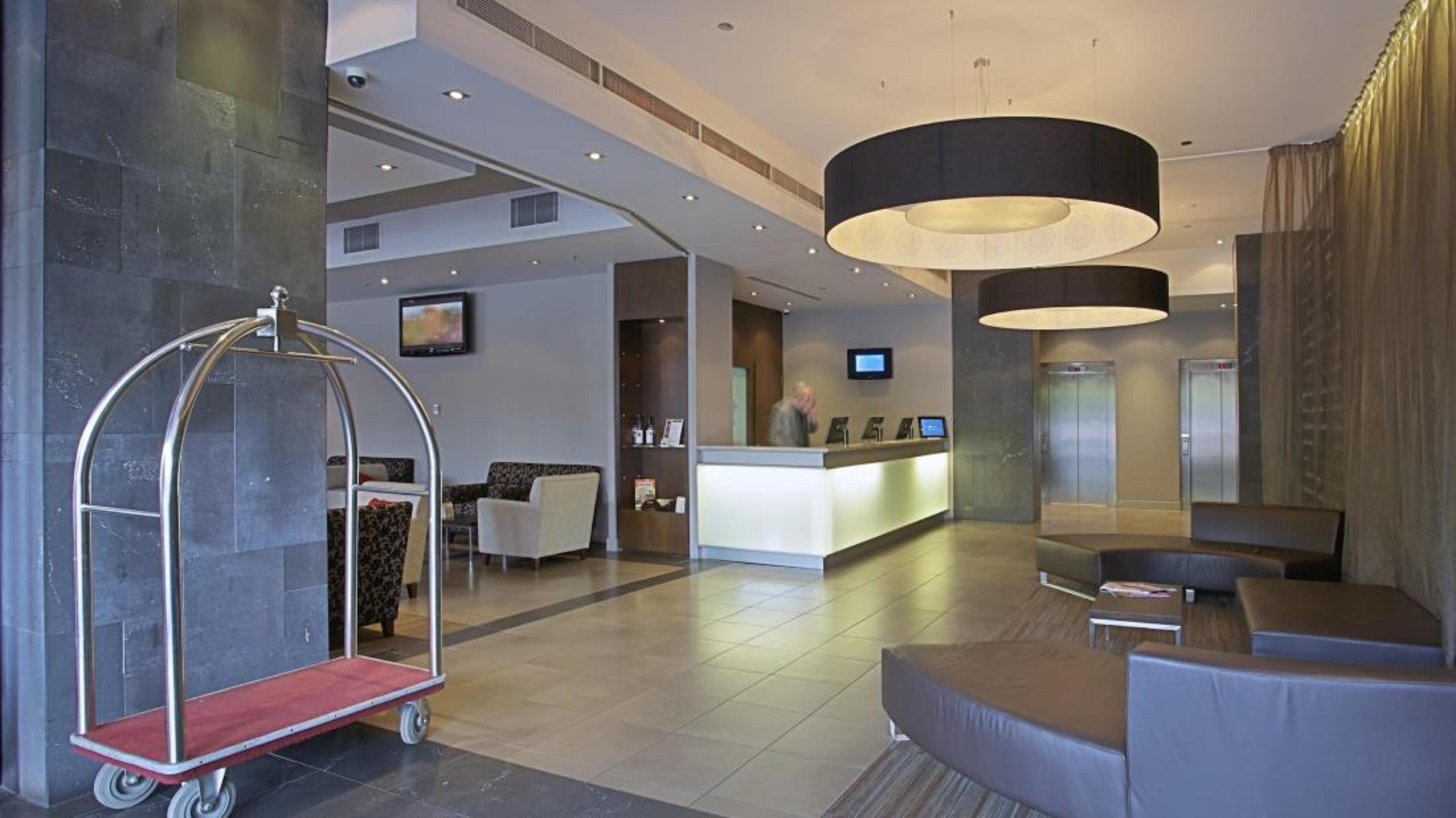 Hotel Mantra Hindmarsh Square Adelaide Exterior foto