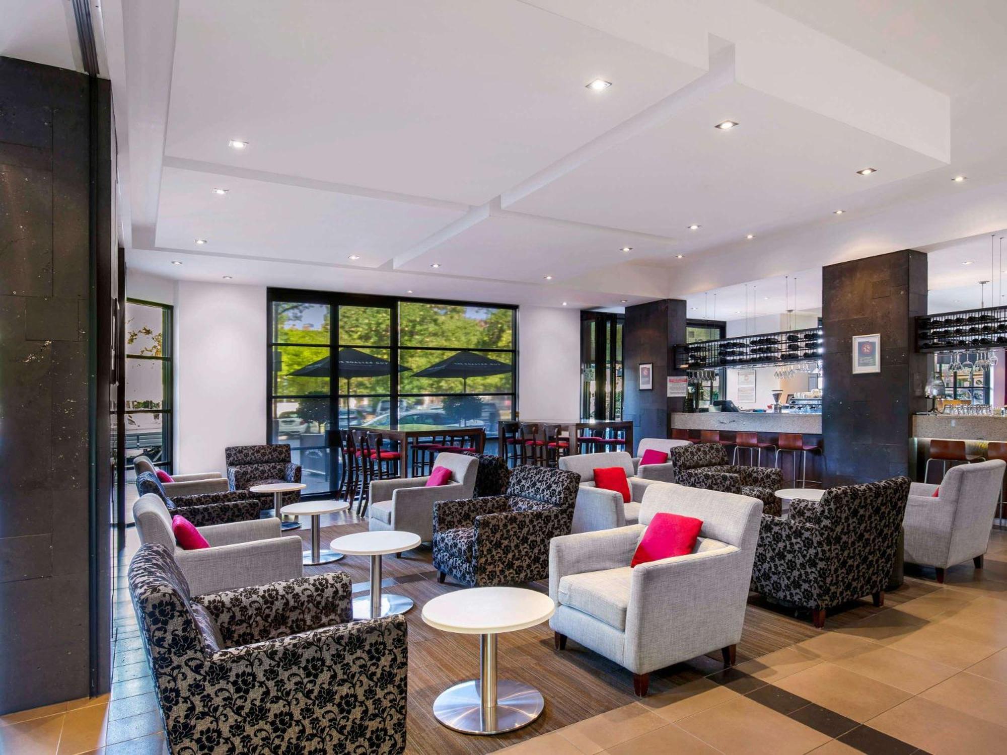 Hotel Mantra Hindmarsh Square Adelaide Exterior foto